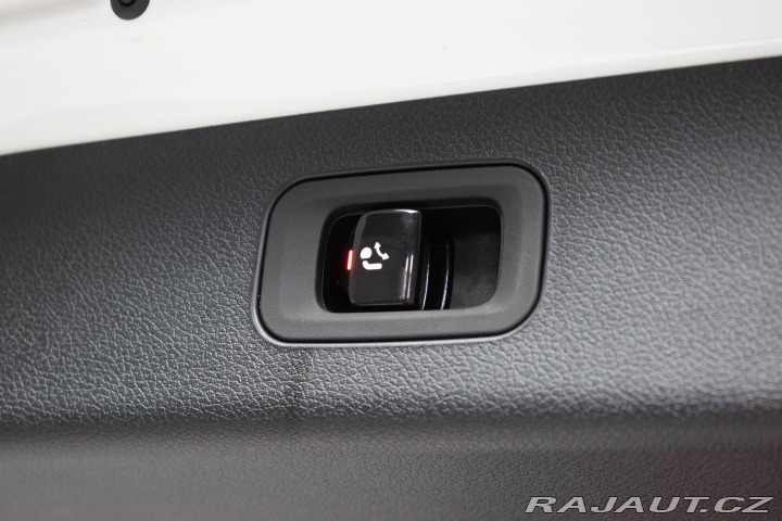 Mercedes-Benz E E 220d AMG*TAŽNÉ*ZÁRUKA*Č 2024