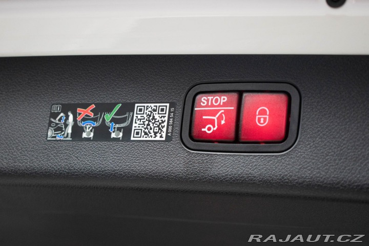 Mercedes-Benz E E 220d AMG*TAŽNÉ*ZÁRUKA*Č 2024