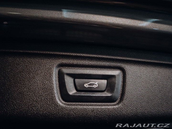 BMW 3 330d xDrive Touring 210 k 2022