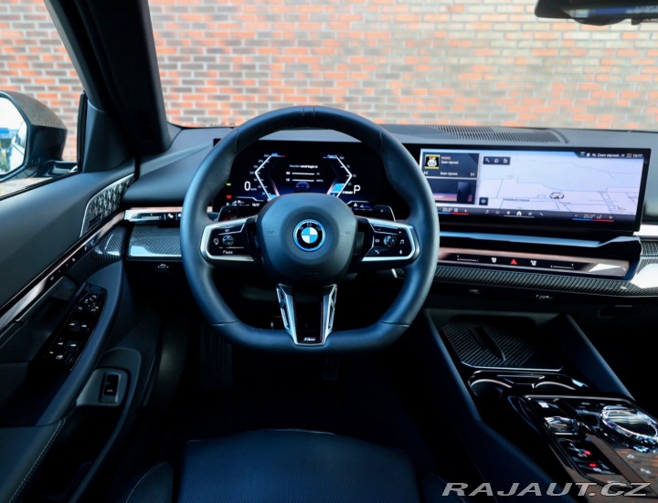 BMW 5 Touring  550e  xDrive | M 2025