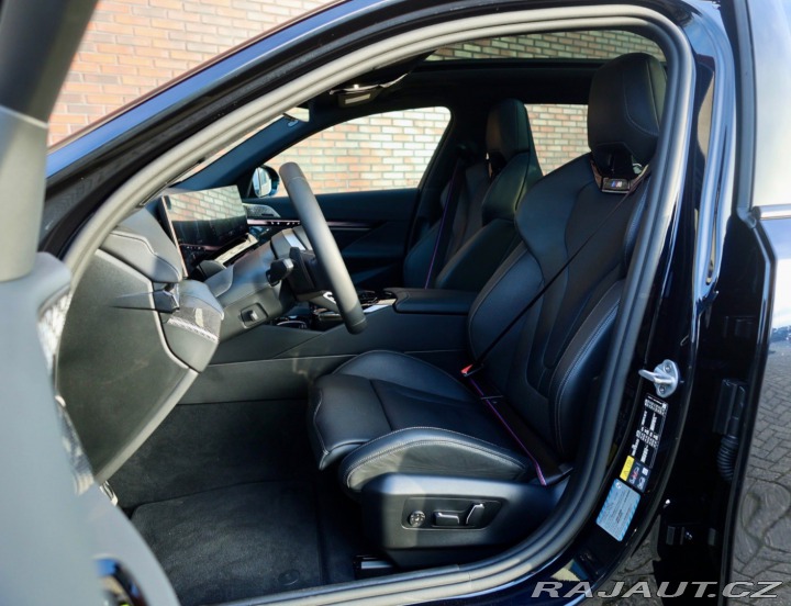 BMW 5 Touring  550e  xDrive | M 2025