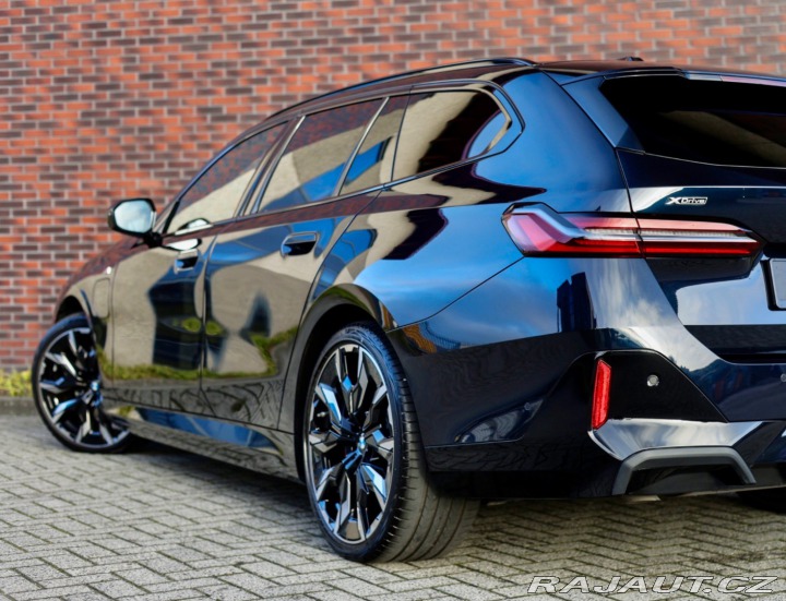 BMW 5 Touring 550e xDrive | M 2025