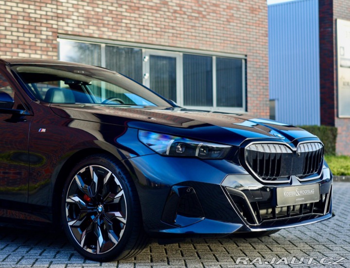 BMW 5 Touring  550e  xDrive | M 2025