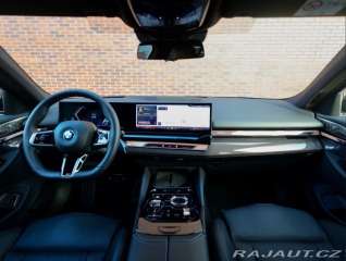 BMW 5 Touring 550e xDrive | M 2025