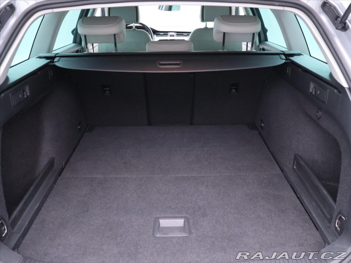 Volkswagen Passat 2,0 TDI  DSG LED Elegance 2020