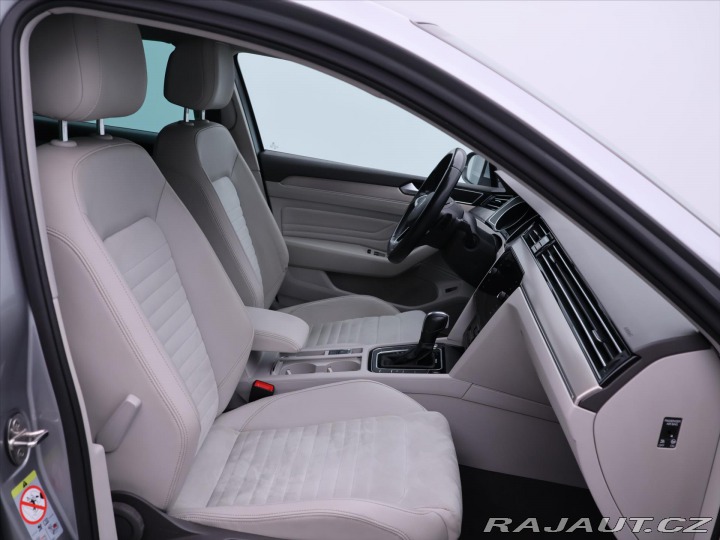 Volkswagen Passat 2,0 TDI  DSG LED Elegance 2020