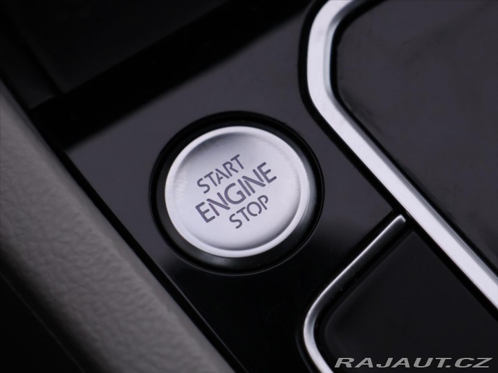 Volkswagen Passat 2,0 TDI  DSG LED Elegance 2020