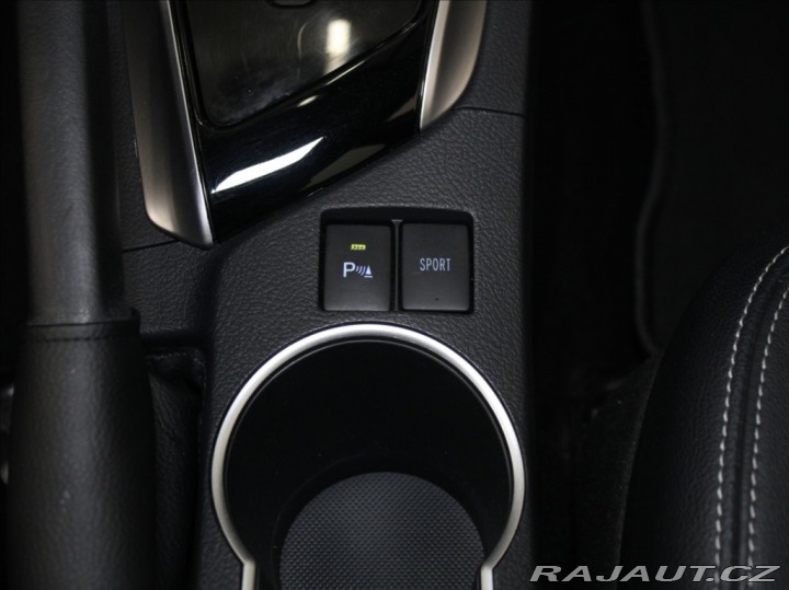 Toyota Corolla 1,6 i 97kW AT Executive 1 2016