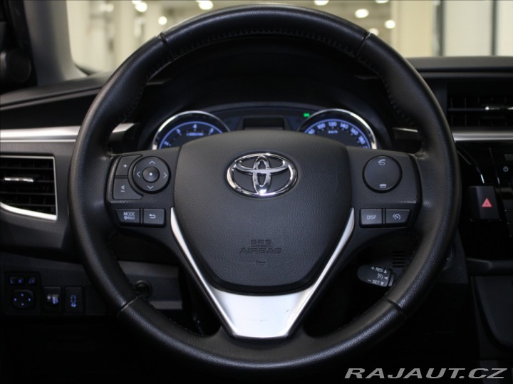 Toyota Corolla 1,6 i 97kW AT Executive 1 2016