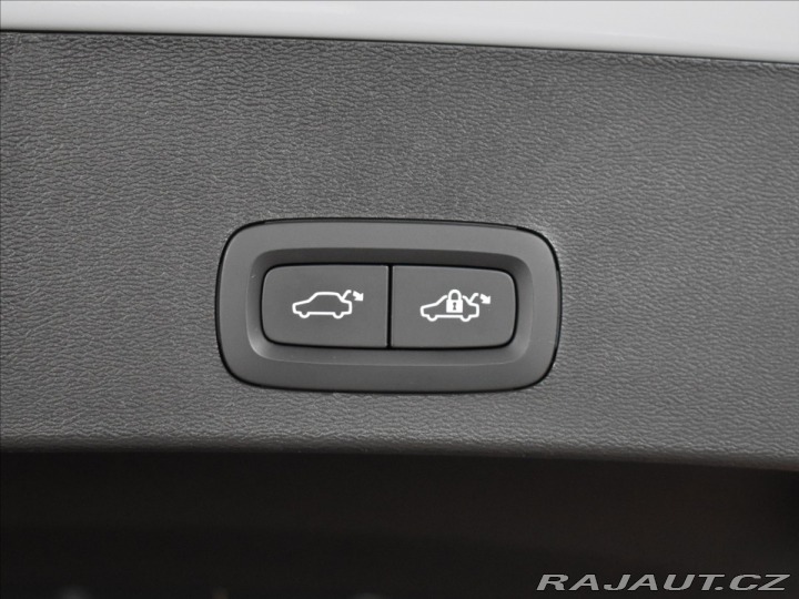 Volvo XC40 2,0 B4 Ultra Pano,BLIS,Be 2025