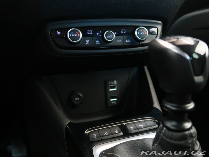 Opel Crossland 1.2TURBO,81kW,ELEGANCE,MA 1800