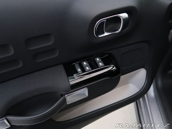 Citroën C3 1.2PureTech,81kW,SHINE,MA 1800