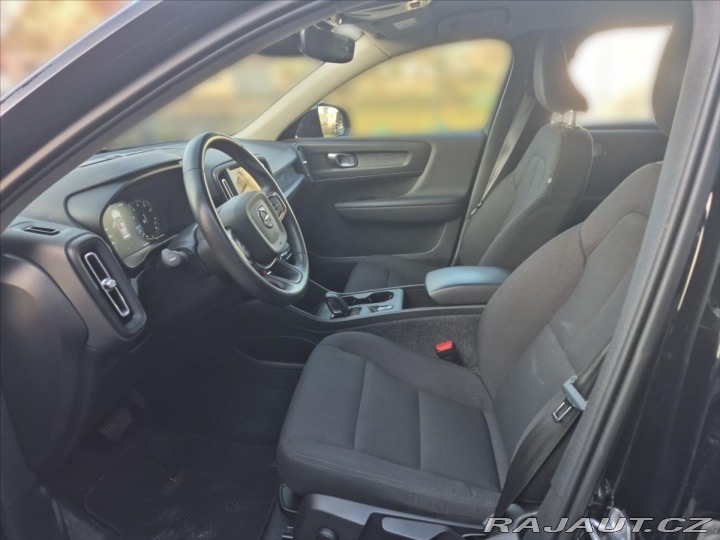 Volvo XC40 1,5 T3 FWD Momentum 2021