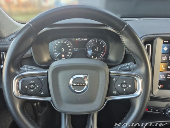 Volvo XC40 1,5 T3 FWD Momentum 2021