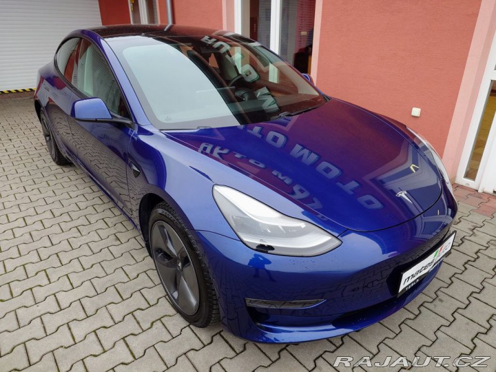 Tesla Model 3  2021
