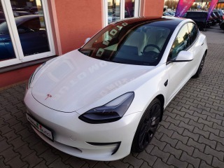 Tesla Model 3 DUAL MOTOR PERFORMANCE AW