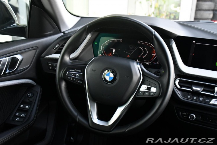 BMW 2 218d LED HUD CARPLAY 1M Č 2021