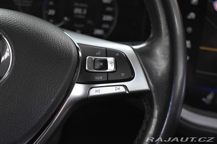 Volkswagen Touareg 3.0 TDI R-LINE*TAŽNÉ*WEBA 2019