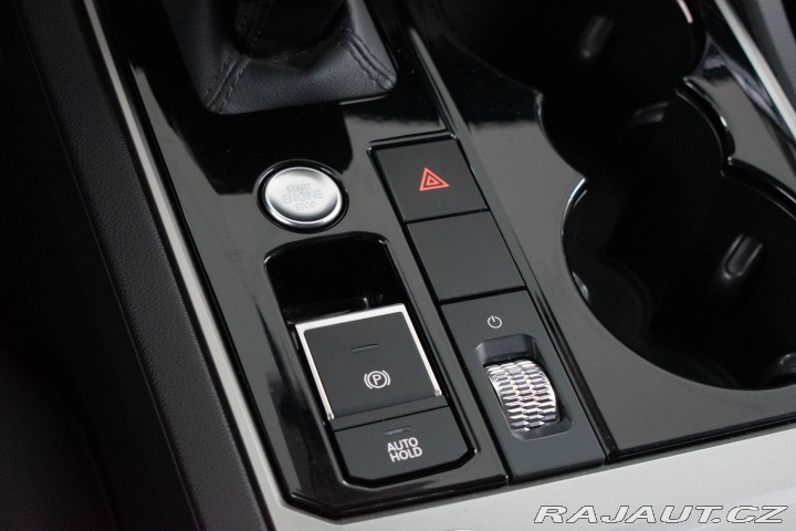 Volkswagen Touareg 3.0 TDI R-LINE*TAŽNÉ*WEBA 2019