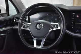 Volkswagen Touareg 3.0 TDI R-LINE*TAŽNÉ*WEBA 2019