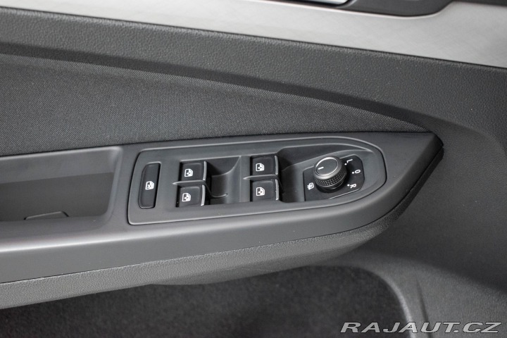 Volkswagen Golf 2.0 TDI 110kW REZERVACE 2020