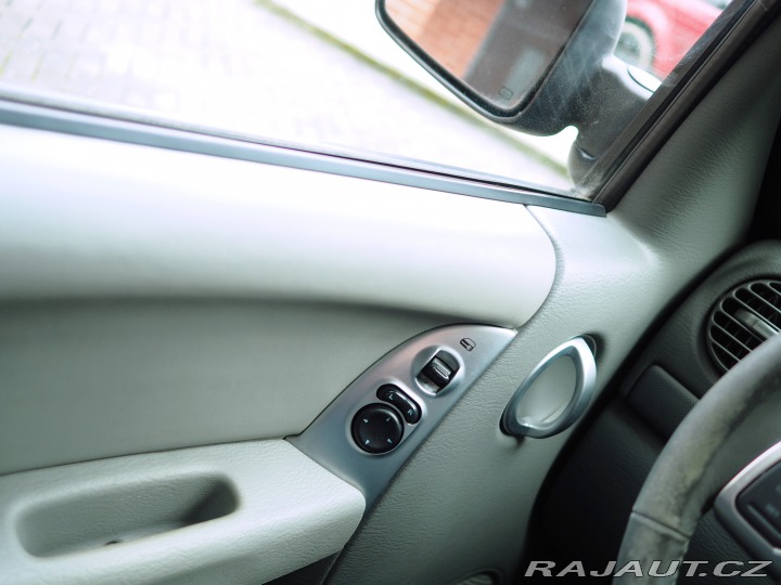 Jeep Cherokee 2.8CRD 120kW,A/T,4X4,ITAL 2006