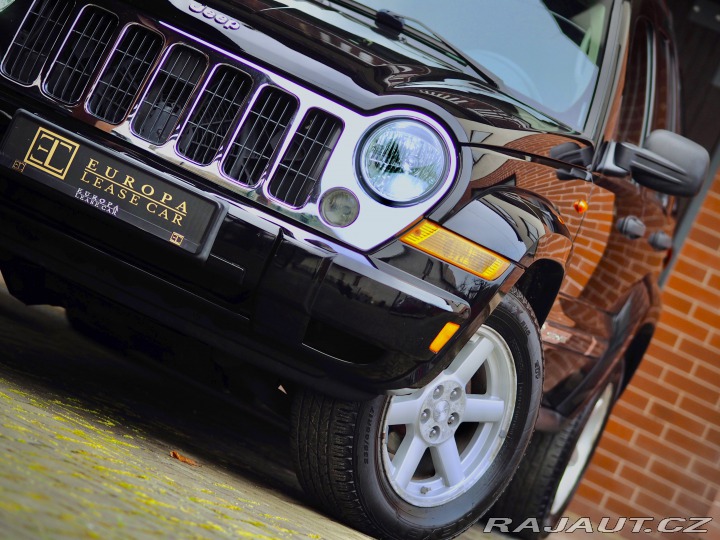 Jeep Cherokee 2.8CRD 120kW,A/T,4X4,ITAL 2006
