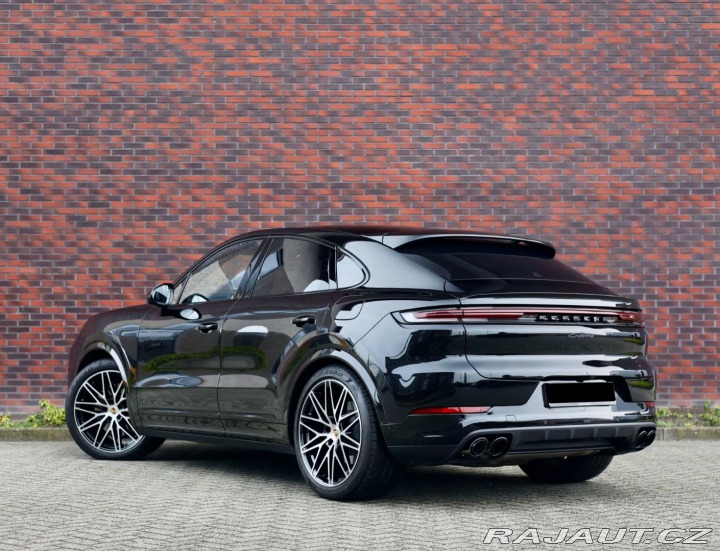 Porsche Cayenne 3.0 V6 Coupe E-Hybrid 34 2024