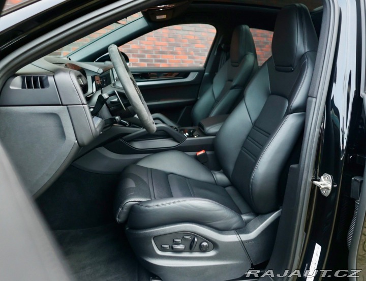 Porsche Cayenne 3.0 V6 Coupe E-Hybrid 34 2024