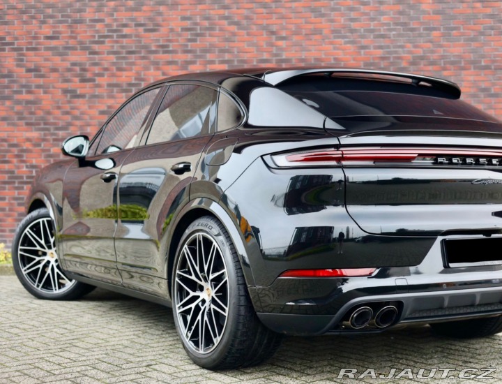 Porsche Cayenne 3.0 V6 Coupe E-Hybrid 34 2024