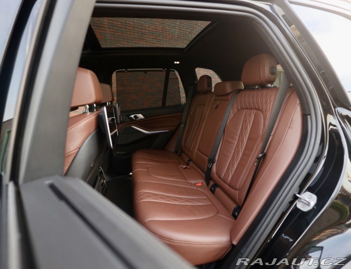 BMW X5 45e xDrive M SPORT | Sky 2020