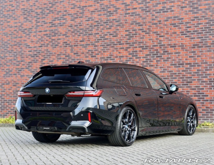 BMW 5 Touring 550e xDrive | M 2025