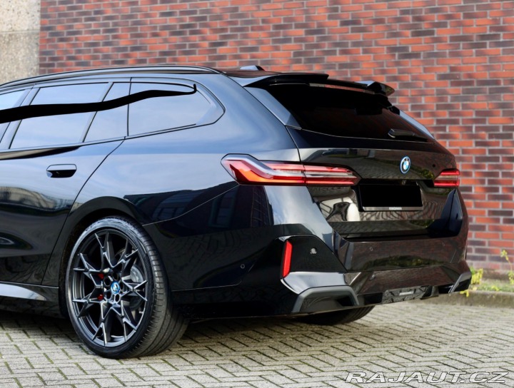 BMW 5 Touring 550e xDrive | M 2025
