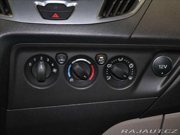 Ford Tourneo Custom 2,2 TDCi 92kW 9-míst ČR.D 2013