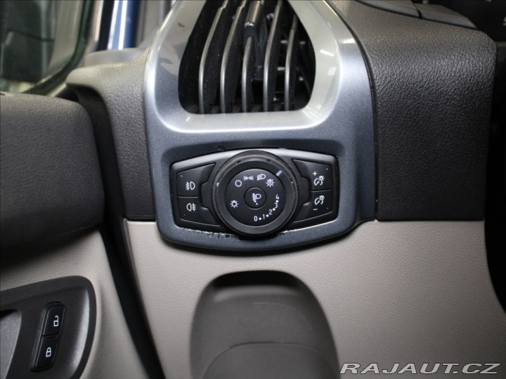 Ford Tourneo Custom 2,2 TDCi 92kW 9-míst ČR.D 2013