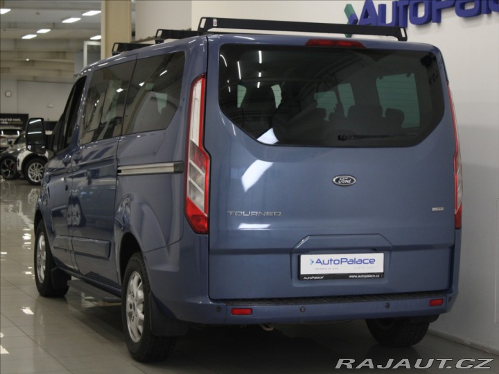 Ford Tourneo Custom 2,2 TDCi 92kW 9-míst ČR.D 2013