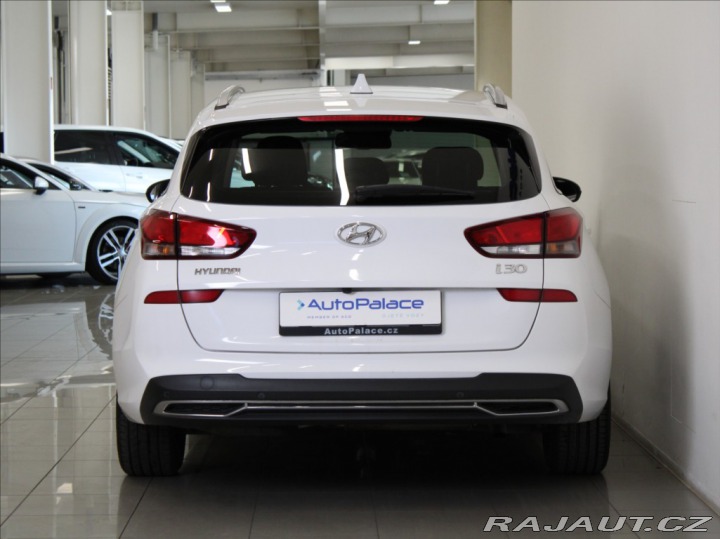 Hyundai i30 1,6 CRDi Smart KAMERA LED 2021