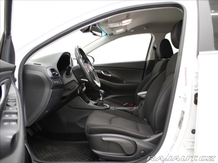 Hyundai i30 1,6 CRDi Smart KAMERA LED 2021