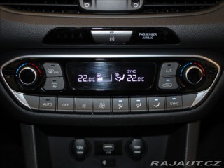 Hyundai i30 1,6 CRDi Smart KAMERA LED 2021