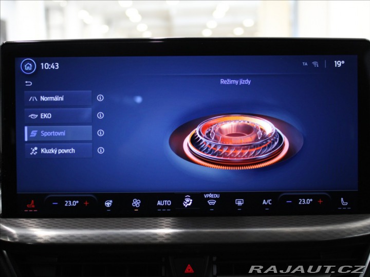 Ford Kuga 1,5 EBoost Titan. 5L. ZÁR 2024