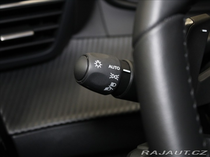 Peugeot 208 1,2 Hybrid 100k. AT Allur 2025