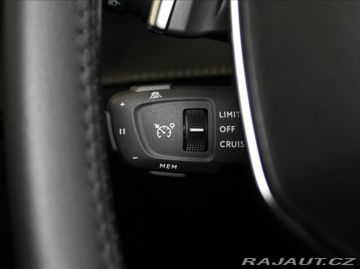 Peugeot 208 1,2 Hybrid 100k. AT Allur 2025