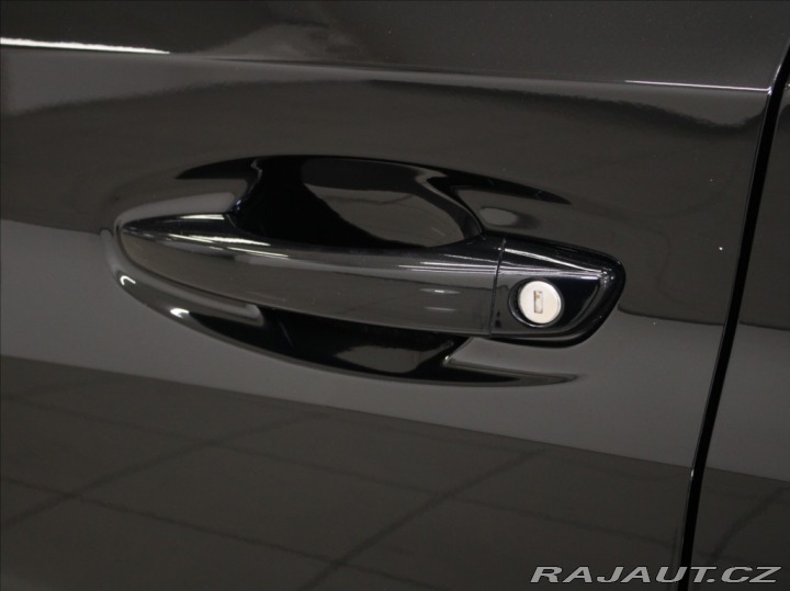 Peugeot 208 1,2 Hybrid 100k. AT Allur 2025