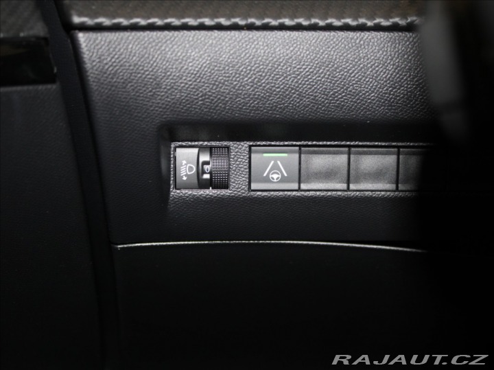 Peugeot 2008 1,2 PT 96kW AT Allure 32t 2024