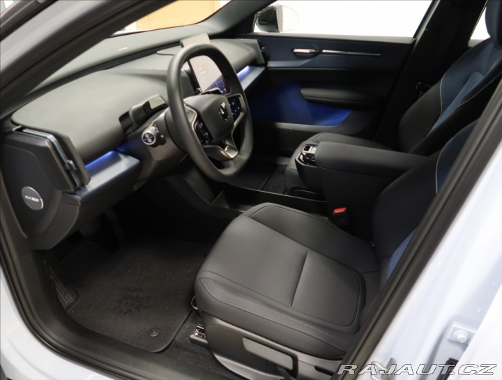Volvo EX30 SiINGLE RWD PLUS 1. MAJ Č 2025