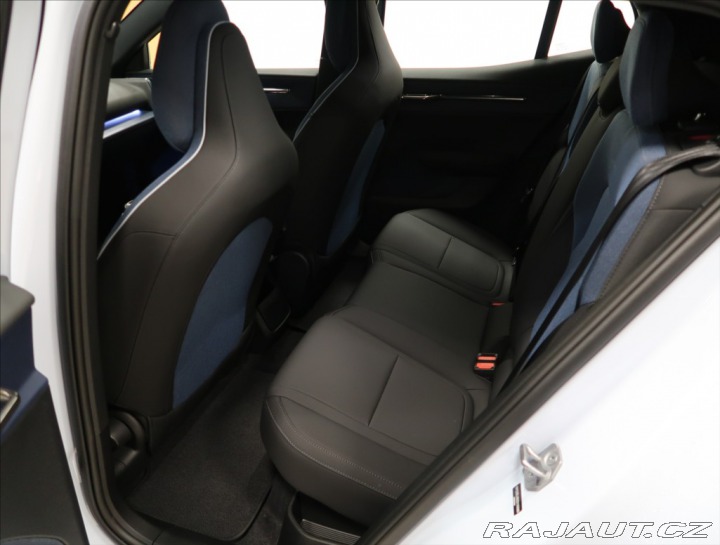 Volvo EX30 SiINGLE RWD PLUS 1. MAJ Č 2025