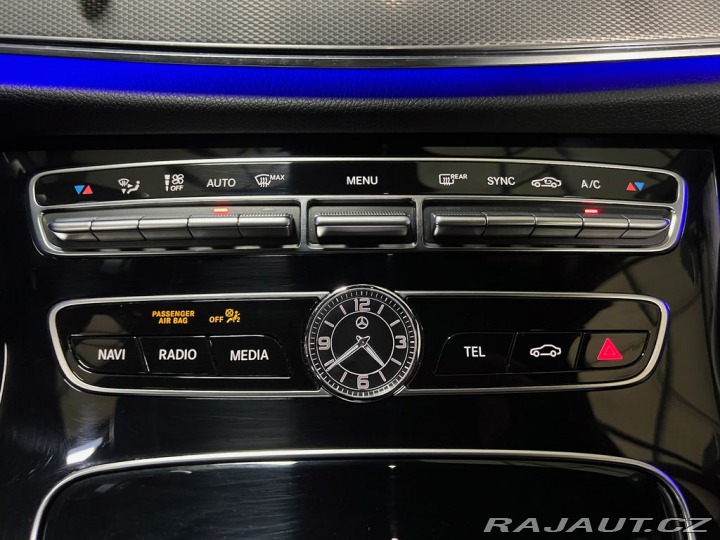 Mercedes-Benz E 220d 4MATIC AMG, NAVI, LE 2018