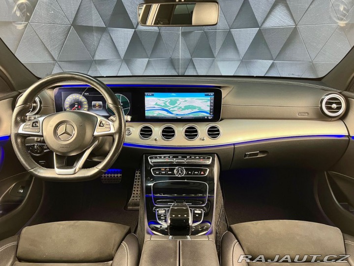 Mercedes-Benz E 220d 4MATIC AMG, NAVI, LE 2018