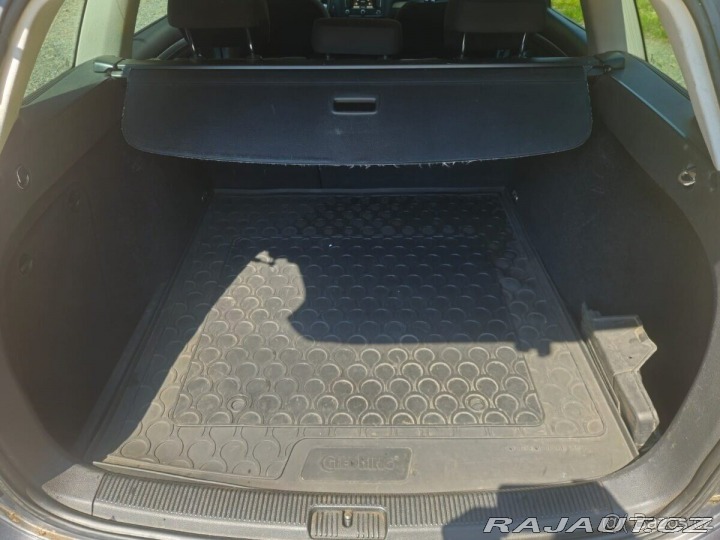 Volkswagen Golf 1,6 od přímého majitele 2013