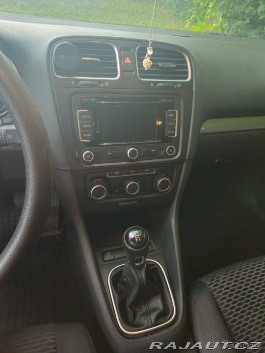 Volkswagen Golf 1,6 od přímého majitele 2013